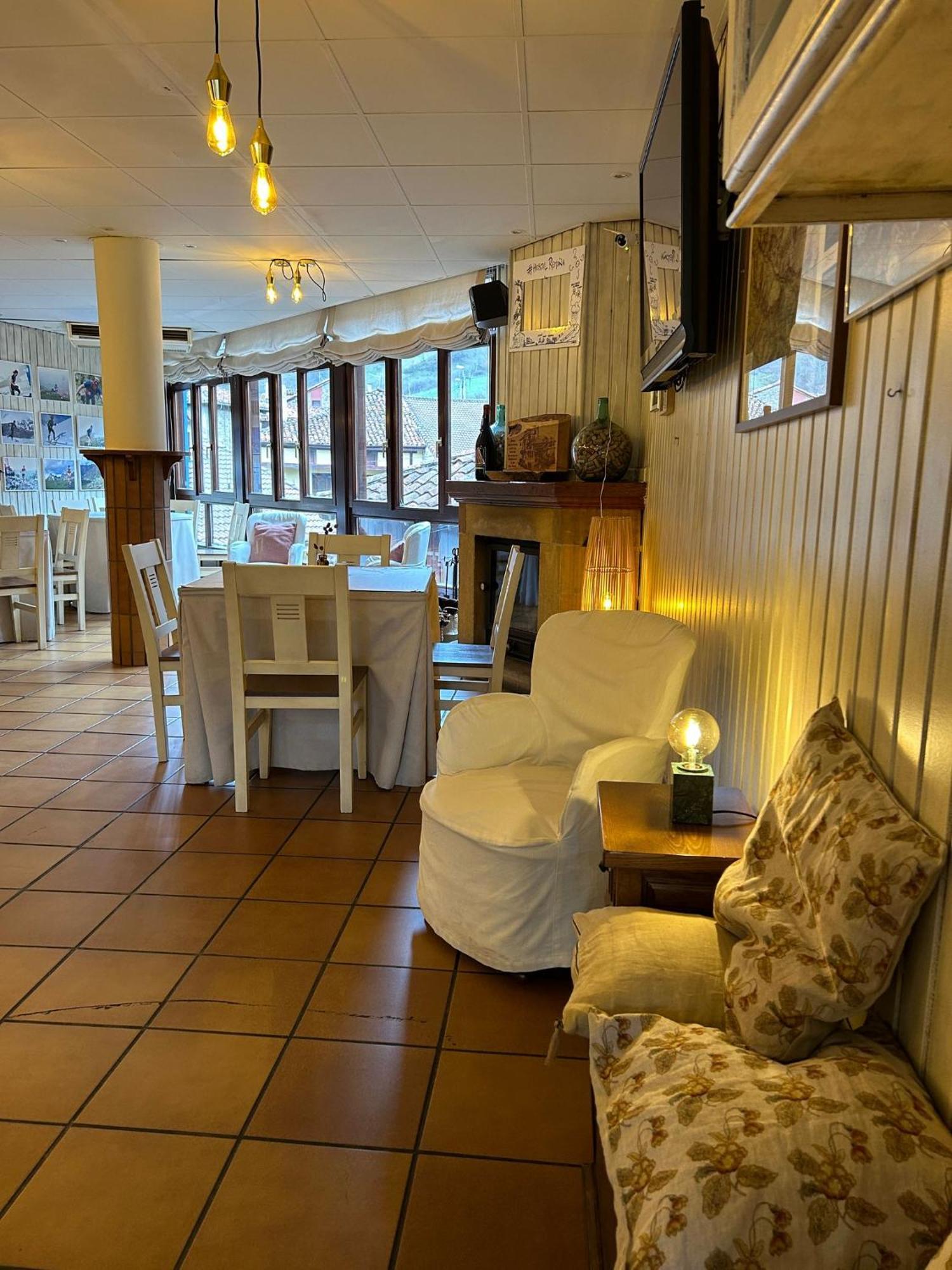 Hostal Remona Espinama Luaran gambar